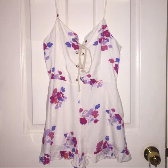 Minkpink floral playsuit romper small - Picture 4 of 8